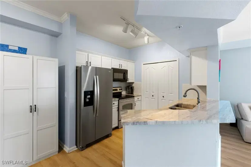 Picture of 12920 Positano Cir 306, Naples FL 34105