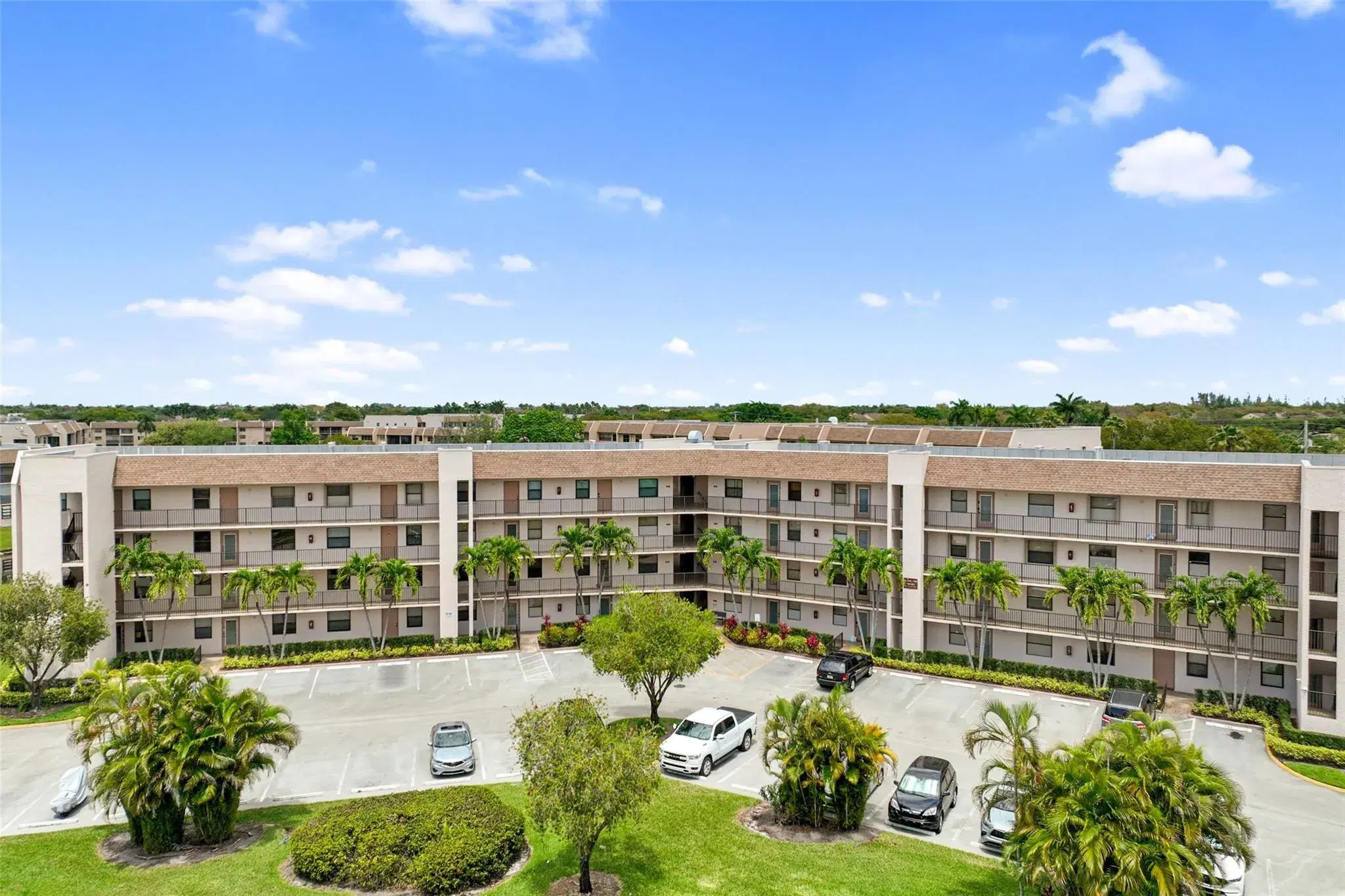Picture of 10101 Sunrise Lakes Blvd 404, Sunrise, FL 33322