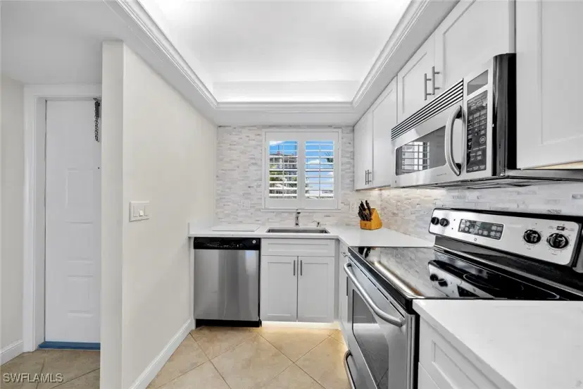 Picture of 271 Southbay Dr 222, Naples FL 34108