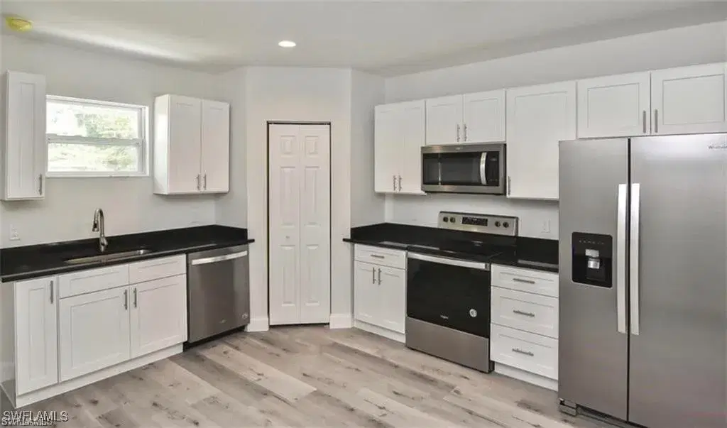 Picture of 4637 Elvas Ave S, Fort Myers, FL 33905