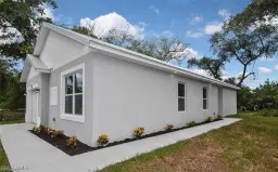 Picture of 4637 Elvas Ave S, Fort Myers, FL 33905