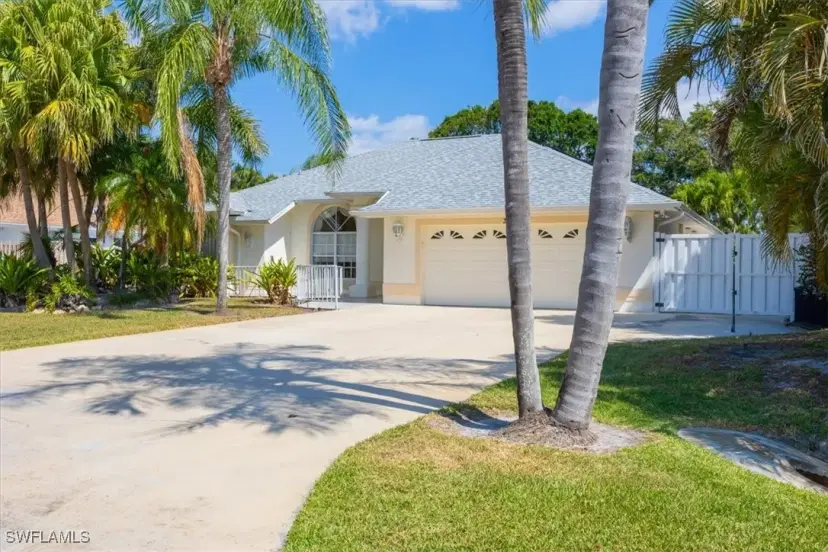 Picture of 227 Kirtland Dr, Naples FL 34110