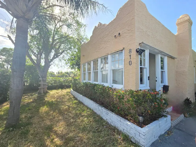 Picture of 810 Mcintosh Street, West Palm Beach FL 33405