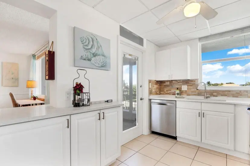 Picture of 109 Paradise Harbour Boulevard 314, North Palm Beach FL 33408