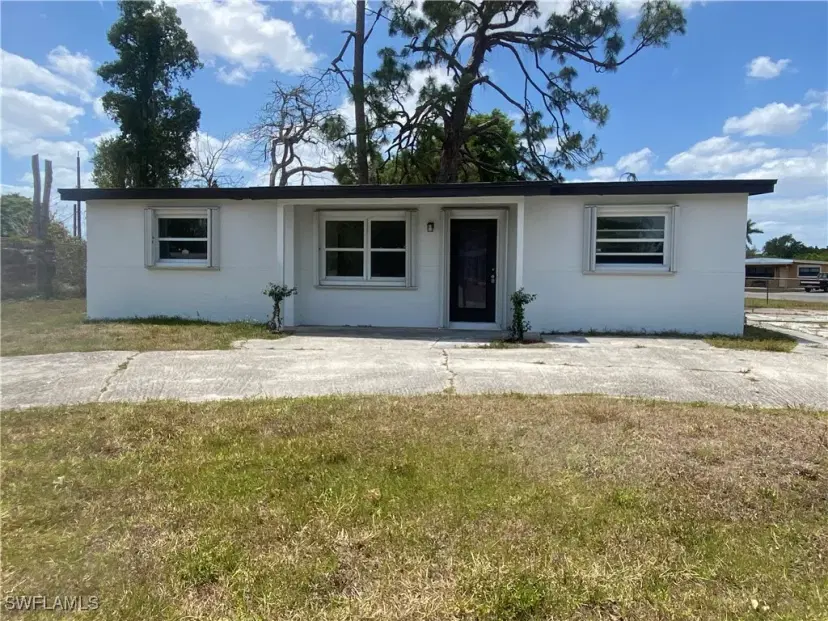 Picture of 1356 Floral Dr, Fort Myers FL 33916