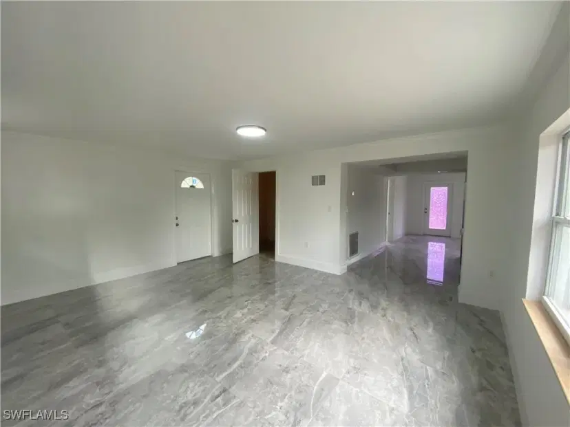 Picture of 1356 Floral Dr, Fort Myers FL 33916
