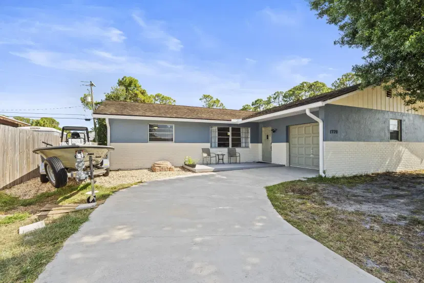 Picture of 1728 SE Harrison Street, Stuart FL 34997