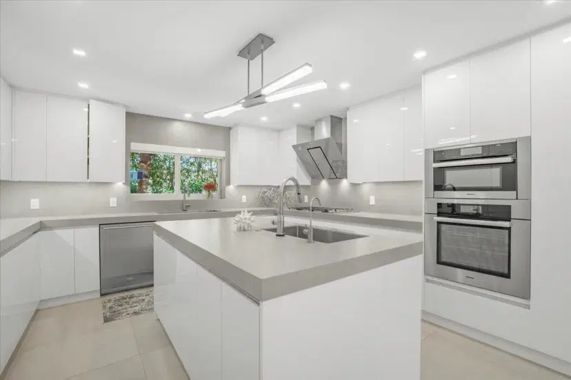 Picture of 820 N Atlantic Drive, Lantana FL 33462