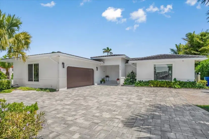Picture of 820 N Atlantic Drive, Lantana FL 33462