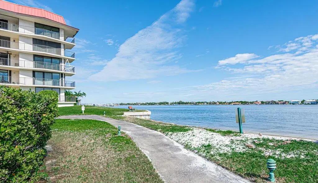 Picture of 7020 Half Moon Circle 210, Hypoluxo, FL 33462