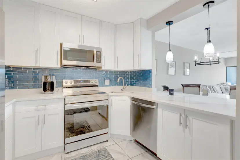 Picture of 390 N Federal Hwy 202, Deerfield Beach FL 33441