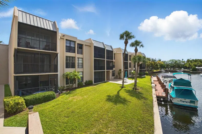 Picture of 2 Royal Palm Way 205, Boca Raton FL 33432