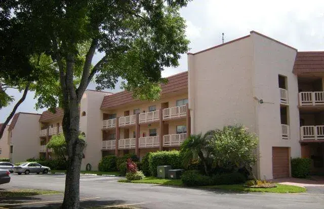 Picture of 9020 Sunrise Lakes Blvd 306, Sunrise, FL 33322