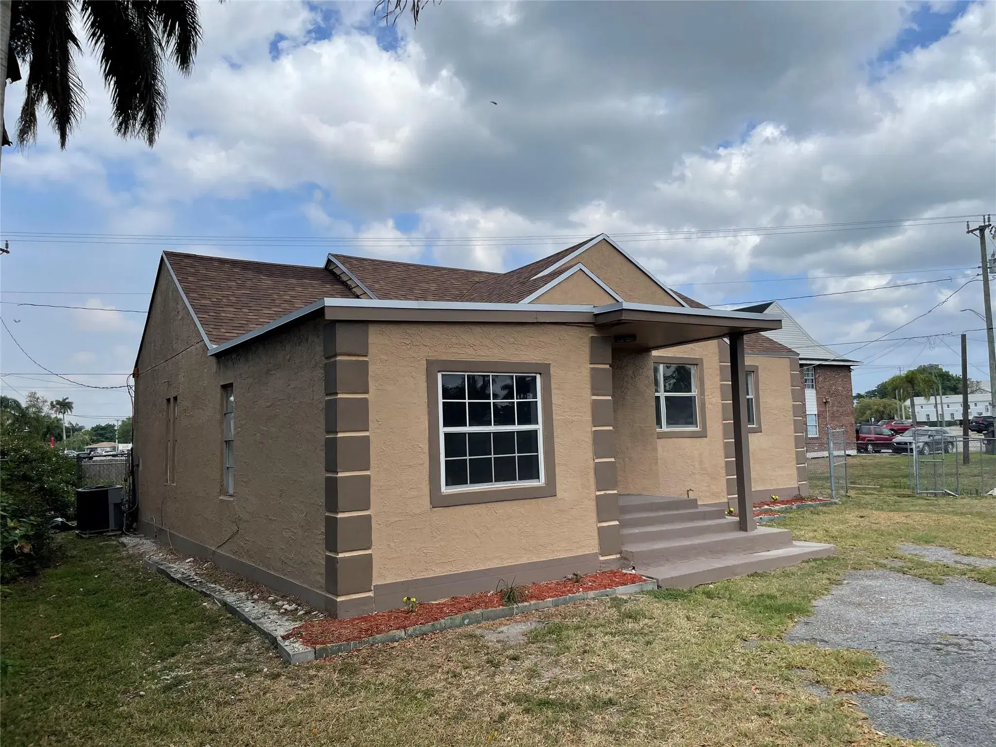 Picture of 554 SE 1St St, Belle Glade, FL 33430