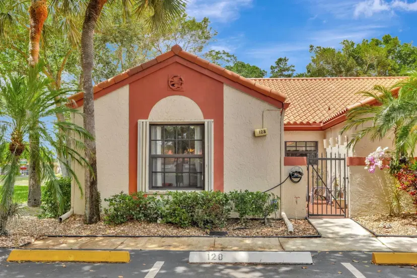 Picture of 128 Centennial Ct, Deerfield Beach FL 33442