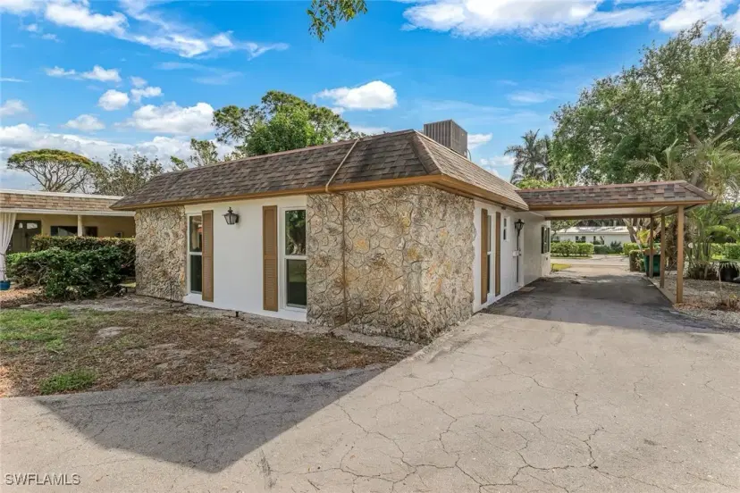 Picture of 16 Kings Rd A16, Naples FL 34112