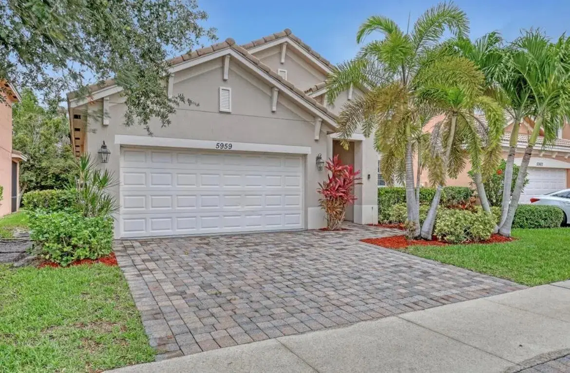Picture of 5959 SE Crooked Oak Avenue, Hobe Sound, FL 33455