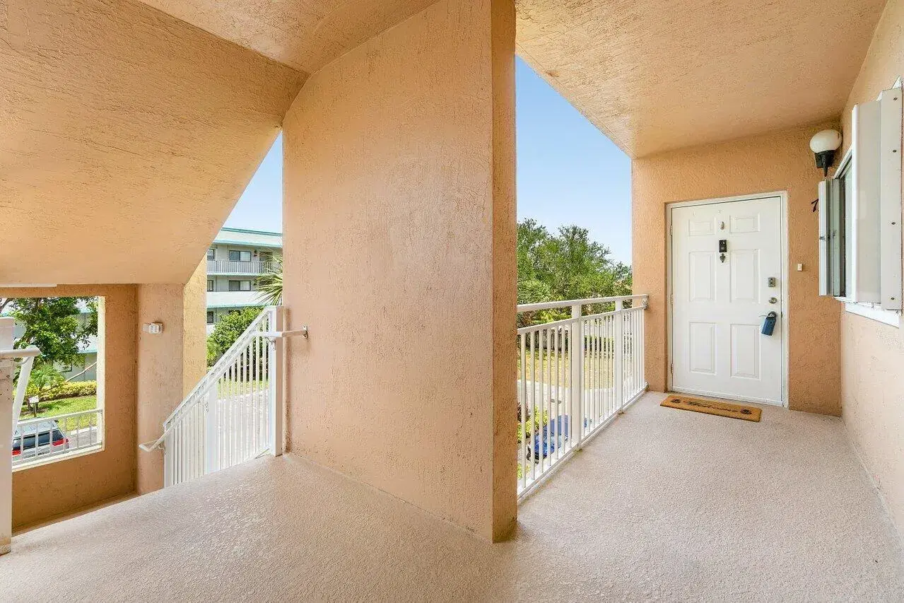 Picture of 4721 Lucerne Lakes Boulevard 731, Lake Worth, FL 33467