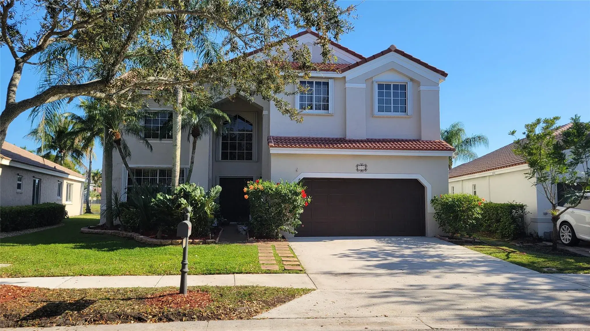 Picture of 350 Cambridge Dr, Weston, FL 33326