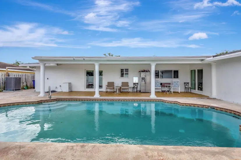 Picture of 854 Royal Palm Beach Boulevard, Royal Palm Beach FL 33411
