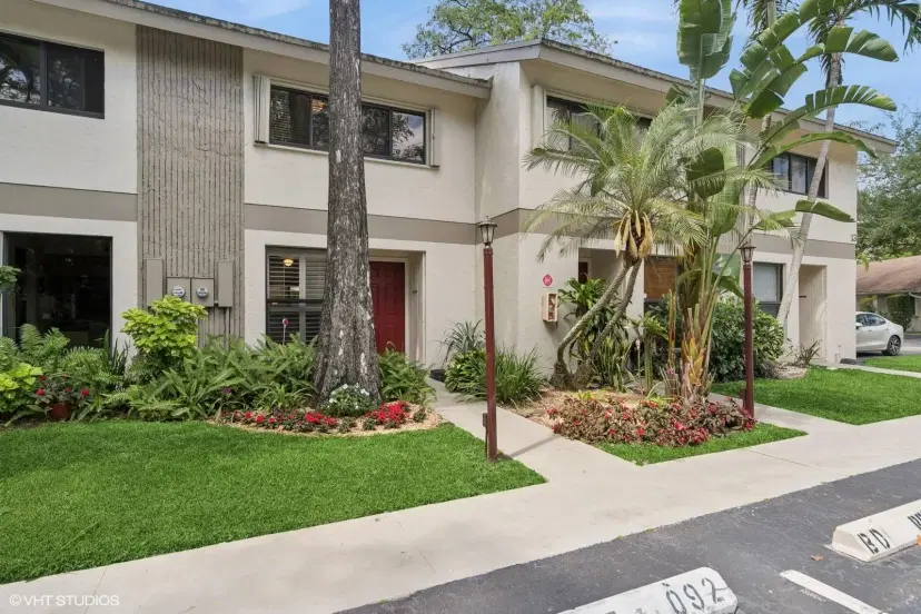 Picture of 3082 S Oakland Forest Dr 1304, Oakland Park FL 33309