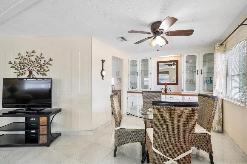 Picture of 5531 Lagoon Dr, Fort Lauderdale FL 33312
