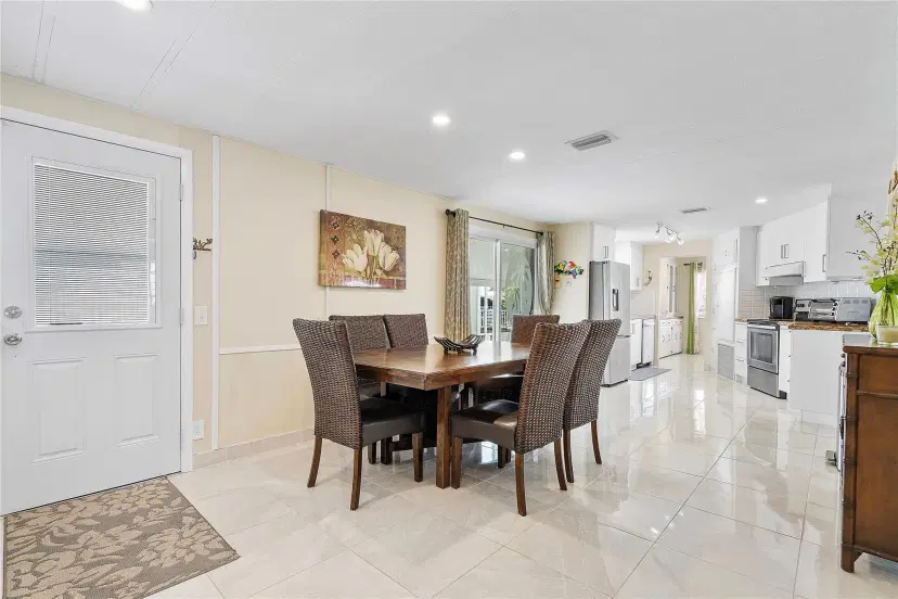 Picture of 5531 Lagoon Dr, Fort Lauderdale FL 33312