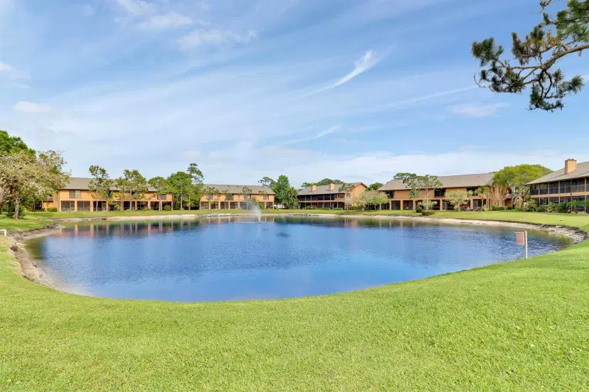 Picture of 102 SE Crestwood Circle, Stuart FL 34997