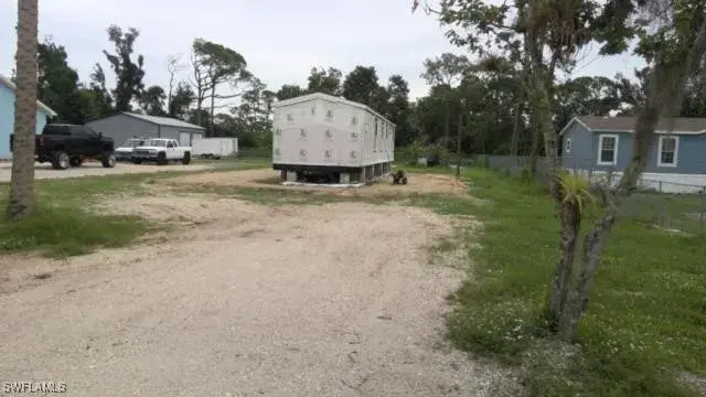 Picture of 8111 Breeze Dr, North Fort Myers, FL 33917