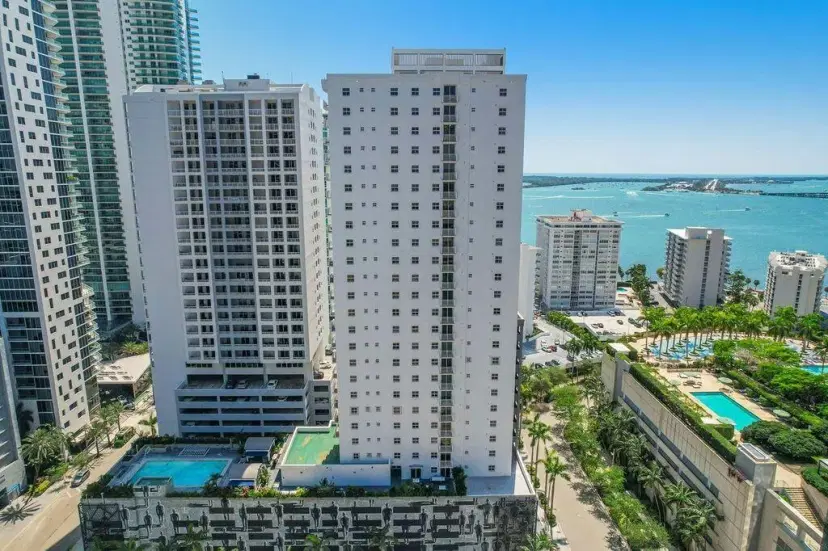 Picture of 185 SE 14 Terrace 2411, Miami FL 33131
