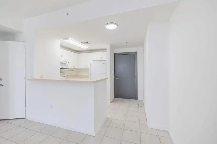 Picture of 185 SE 14 Terrace 2411, Miami FL 33131