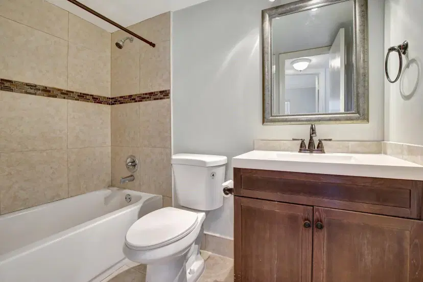 Picture of 8225 Sunrise Lakes Blvd 303, Sunrise FL 33322