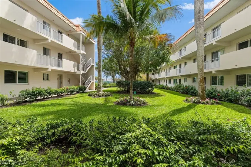 Picture of 1100 Gulf Shore Blvd N 110, Naples FL 34102