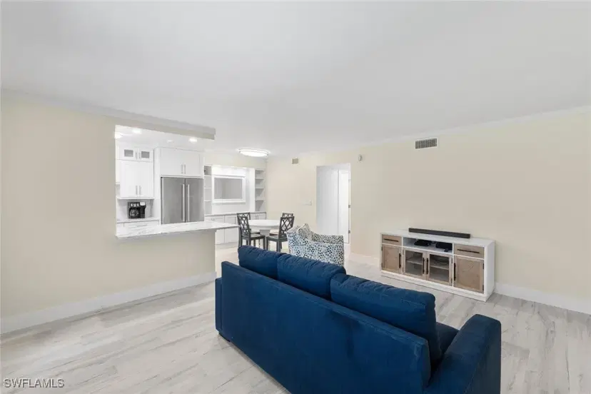 Picture of 1100 Gulf Shore Blvd N 110, Naples FL 34102