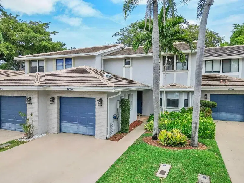 Picture of 624 N Deer Creek Shore Drive N, Deerfield Beach FL 33442