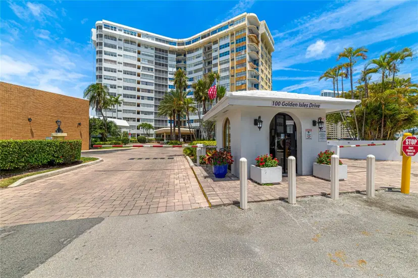 Picture of 100 Golden Isles Dr 911, Hallandale Beach FL 33009