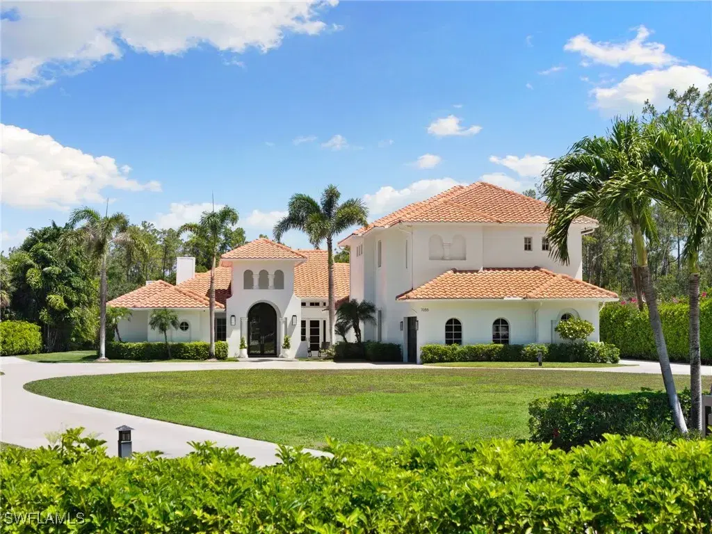 Picture of 7055 Sandalwood Ln, Naples, FL 34109