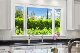 Picture of 7055 Sandalwood Ln, Naples, FL 34109