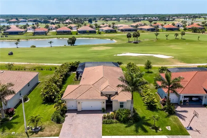 Picture of 18718 Lake Hammock Dr, Naples FL 34112
