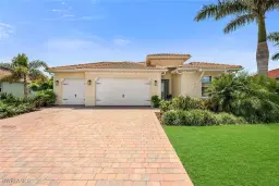 Picture of 18718 Lake Hammock Dr, Naples, FL 34112
