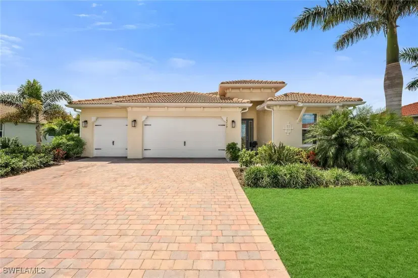 Picture of 18718 Lake Hammock Dr, Naples FL 34112