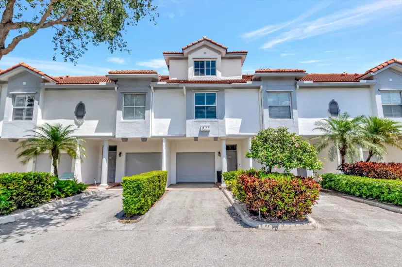 Picture of 2022 Alta Meadows Lane 605, Delray Beach FL 33444