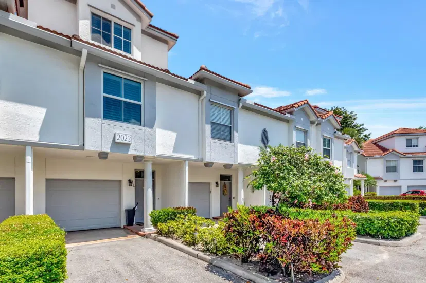 Picture of 2022 Alta Meadows Lane 605, Delray Beach FL 33444