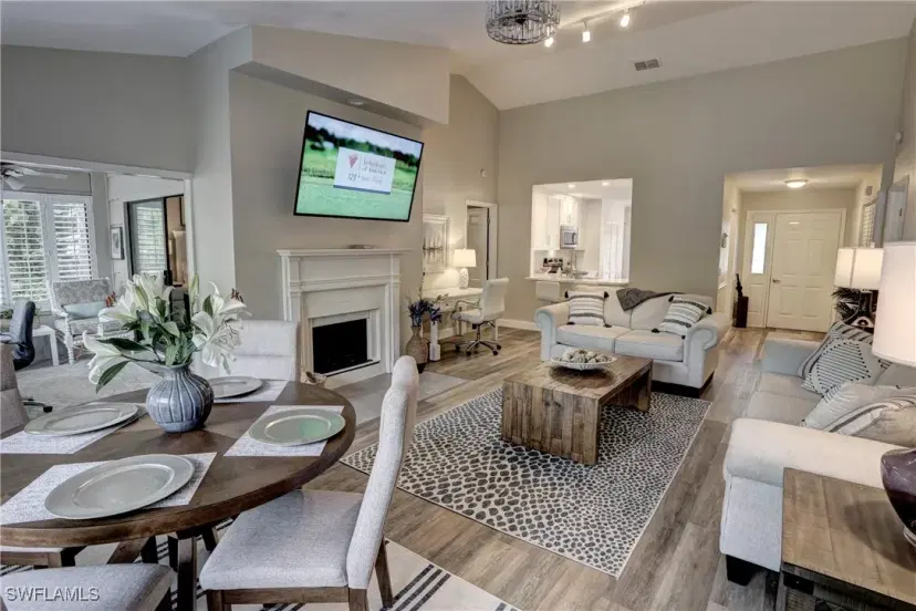 Picture of 408 Courtside Dr D203, Naples FL 34105