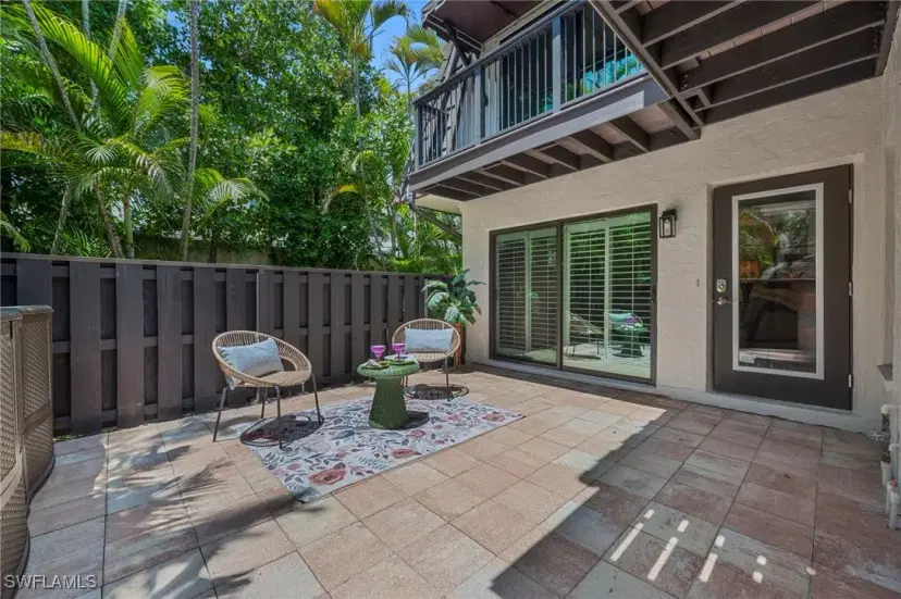 Picture of 465 Broad Ave S, Naples FL 34102