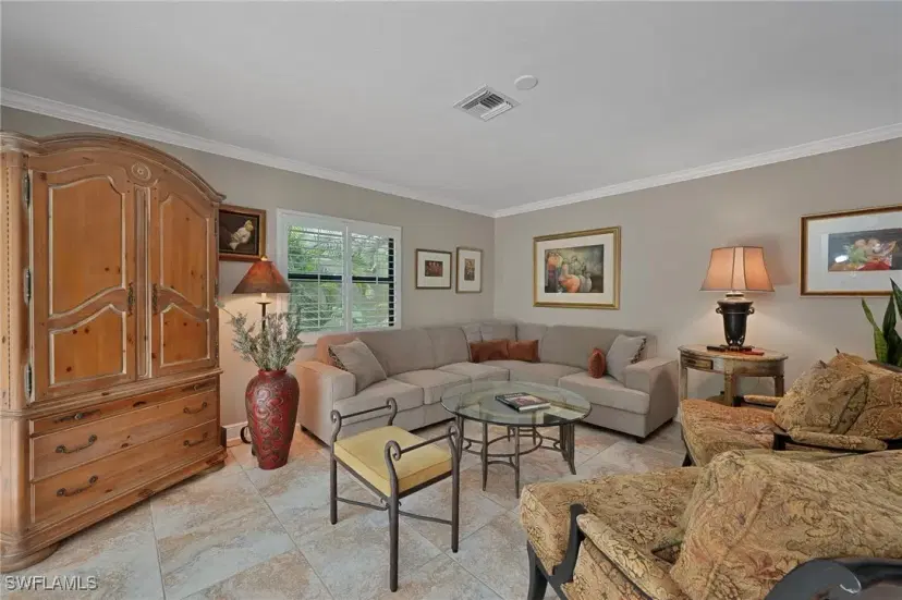 Picture of 465 Broad Ave S, Naples FL 34102