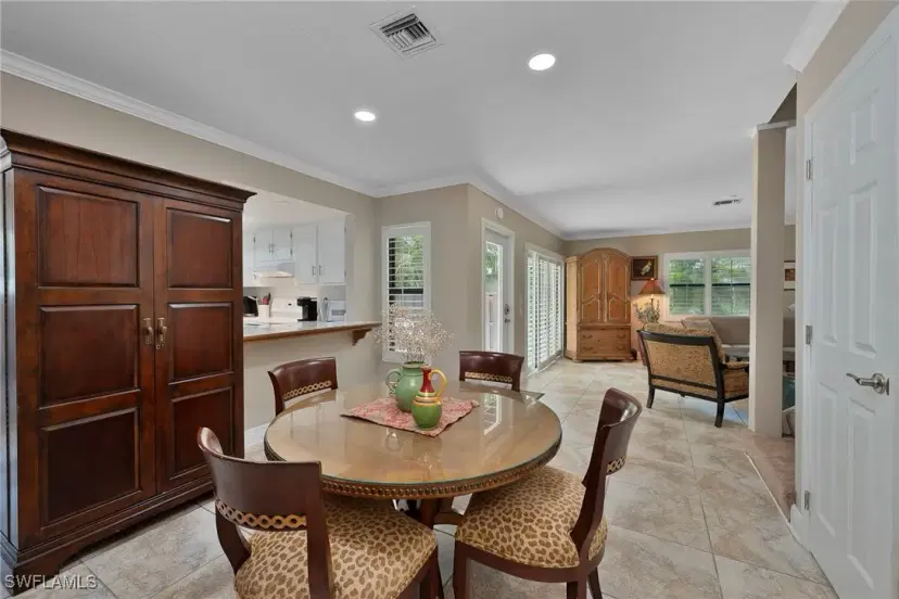 Picture of 465 Broad Ave S, Naples FL 34102