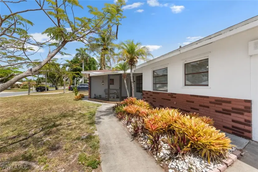 Picture of 6312 Saint Andrews Cir S, Fort Myers FL 33919