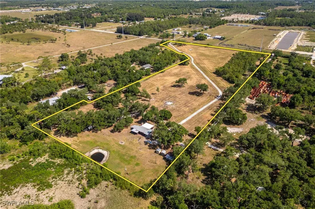 Picture of 19221 Gwynn Rd, North Fort Myers, FL 33917