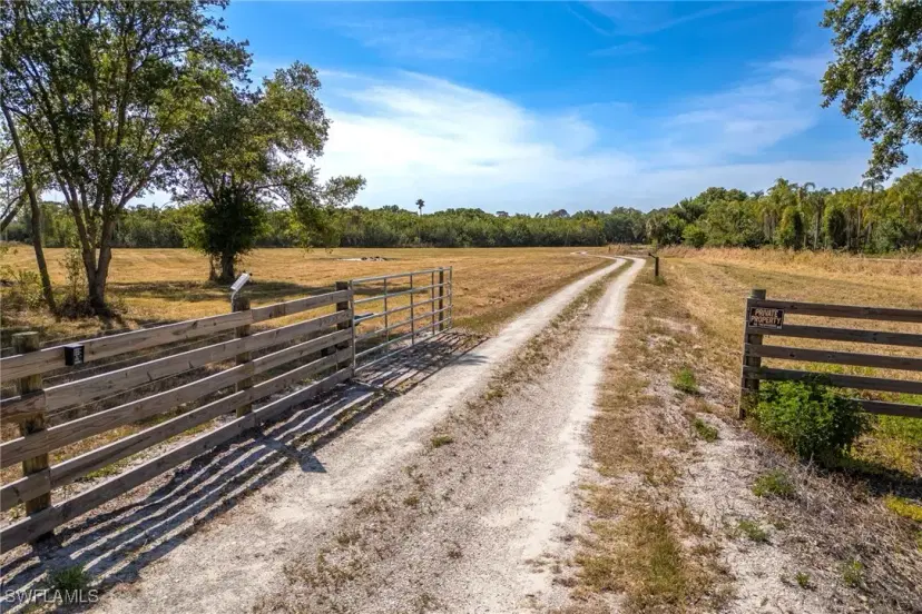 Picture of 19221 Gwynn Rd, North Fort Myers FL 33917